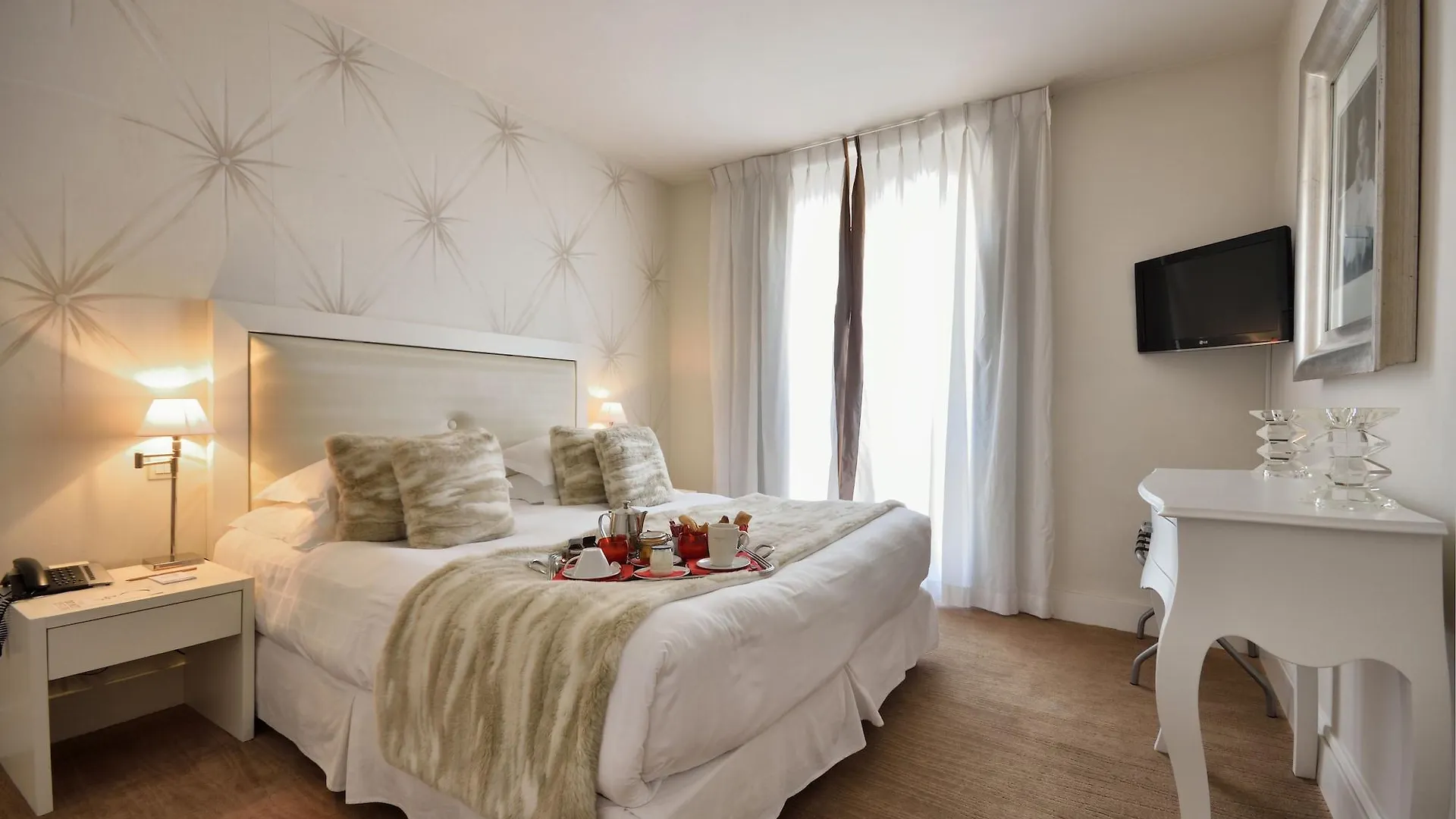 Hotel Renoir Cannes