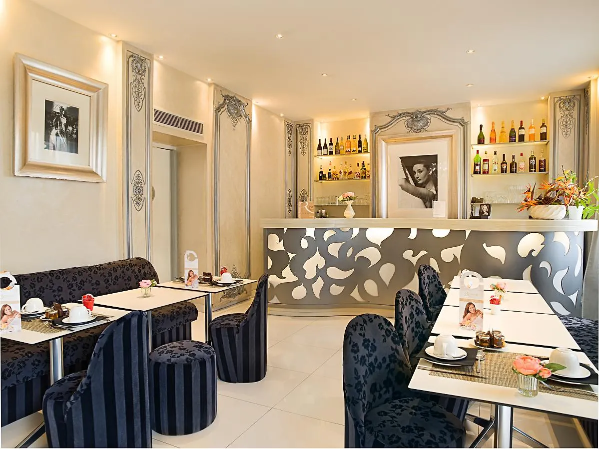 Hotel Renoir Cannes 4*,