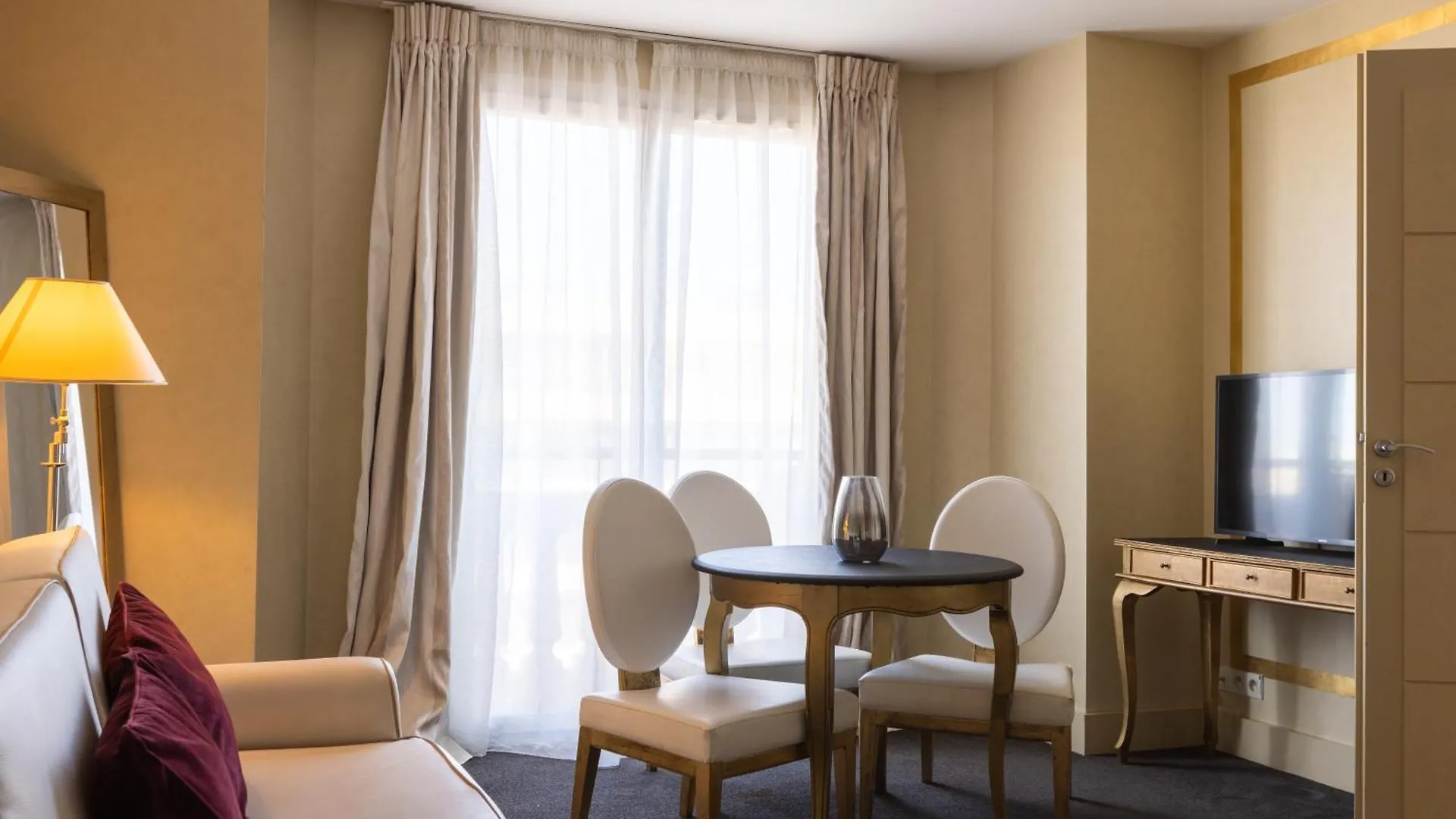 Hotel Renoir Cannes
