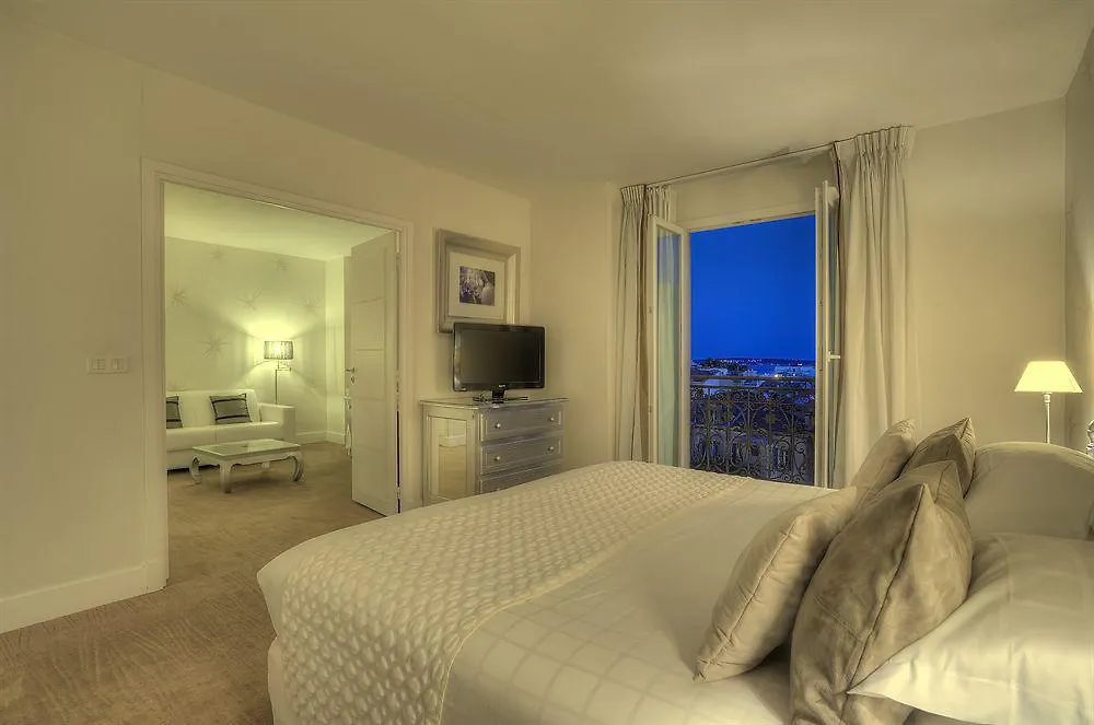****  Hotel Renoir Канны Франция
