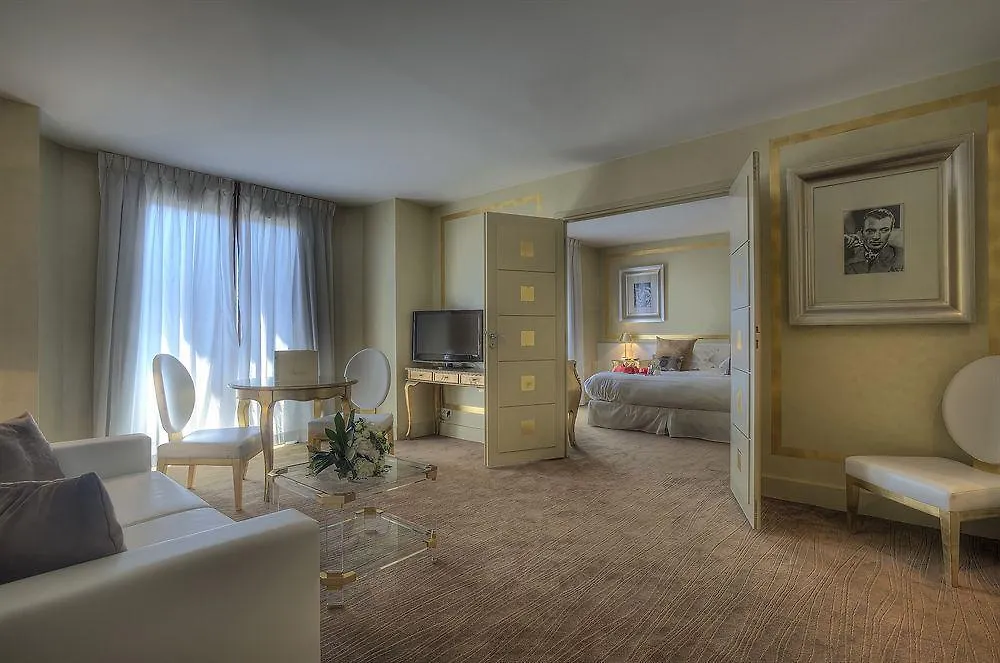 Hotel Renoir Канны