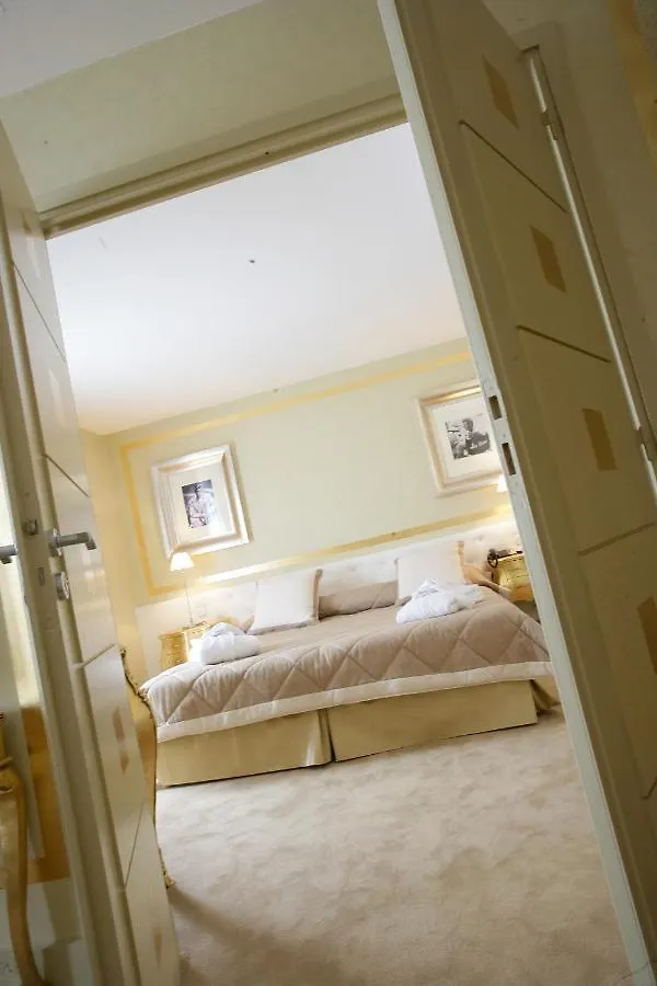 Hotel Renoir Cannes