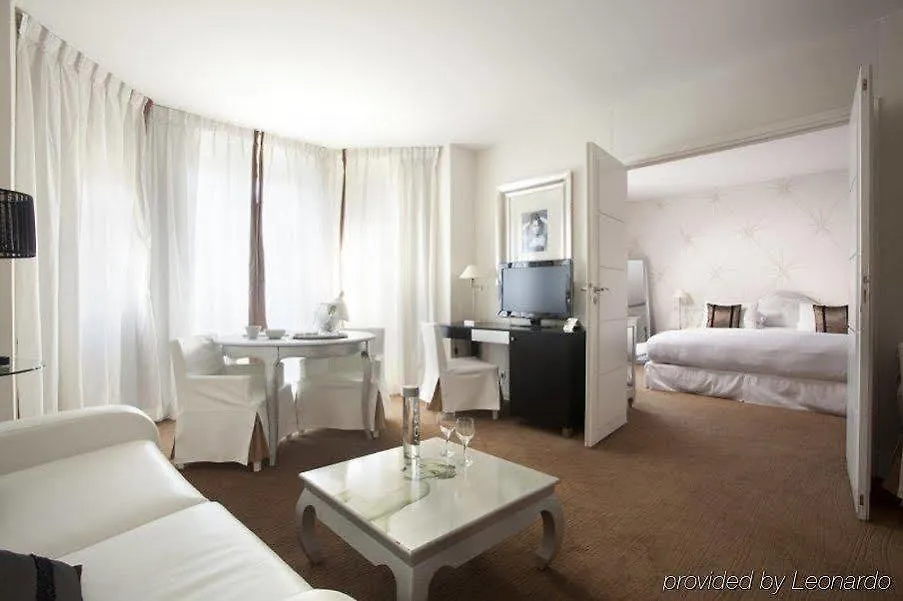 Hotel Renoir Cannes 4*,