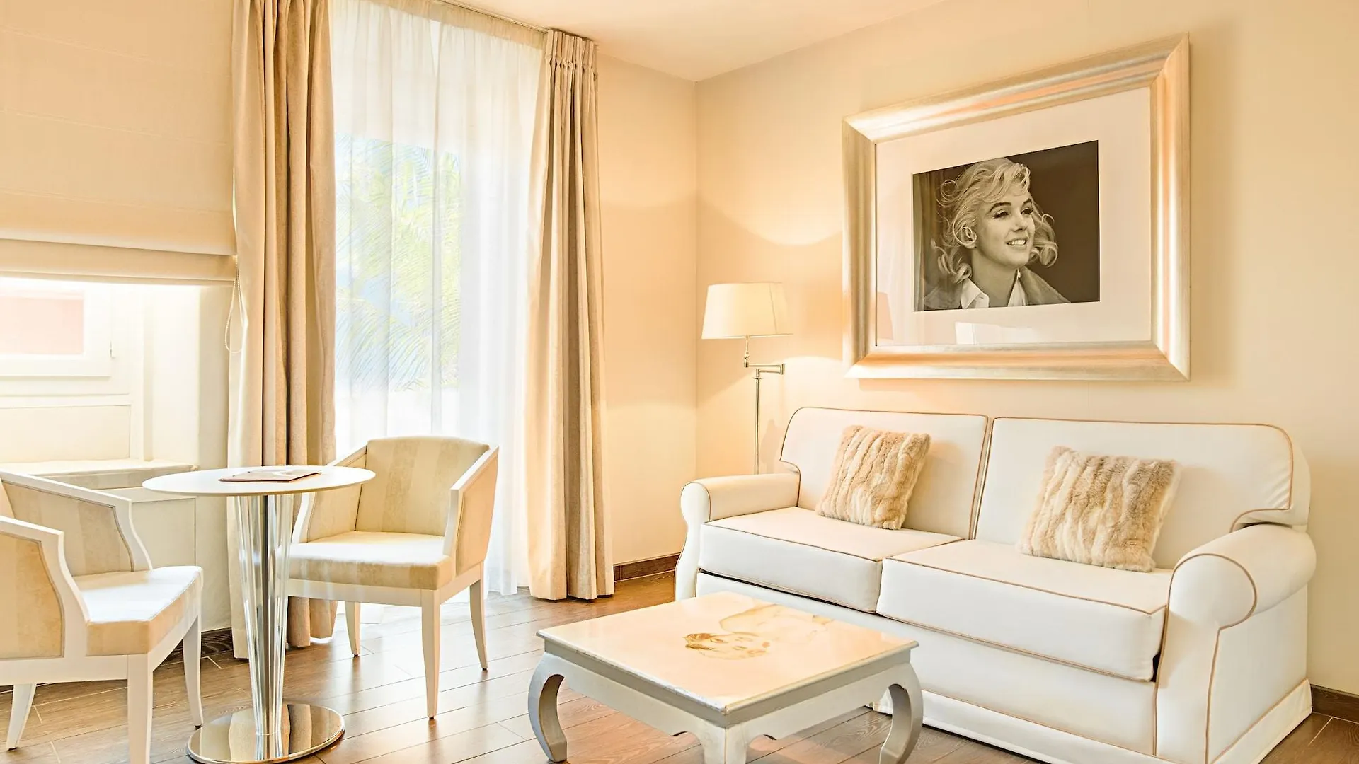 Hotel Renoir Cannes