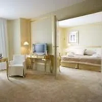 Hotel Renoir Cannes