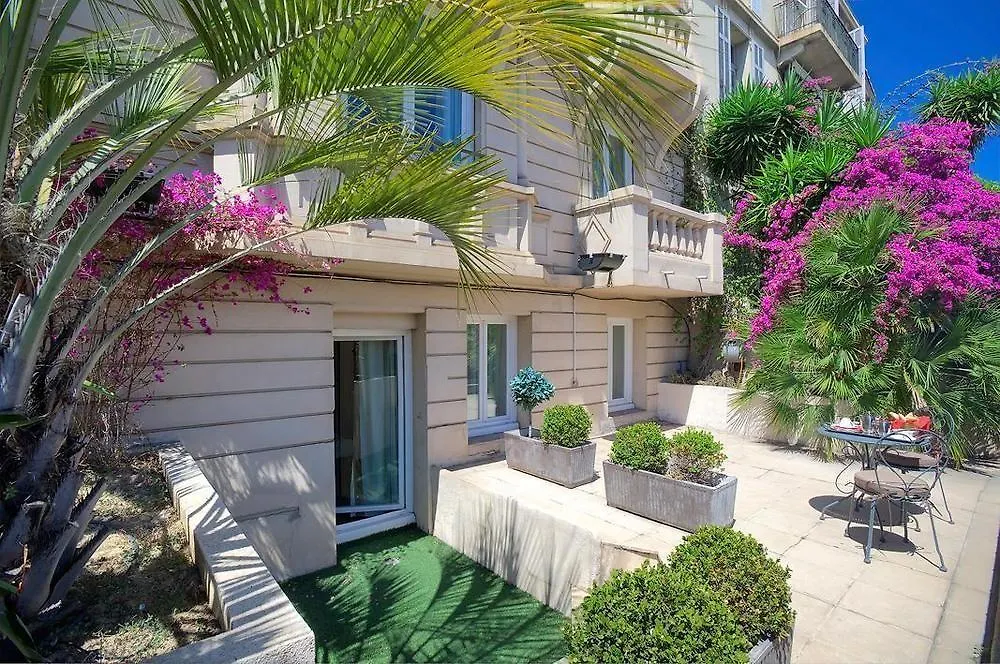 Hotel Renoir Cannes 4*,