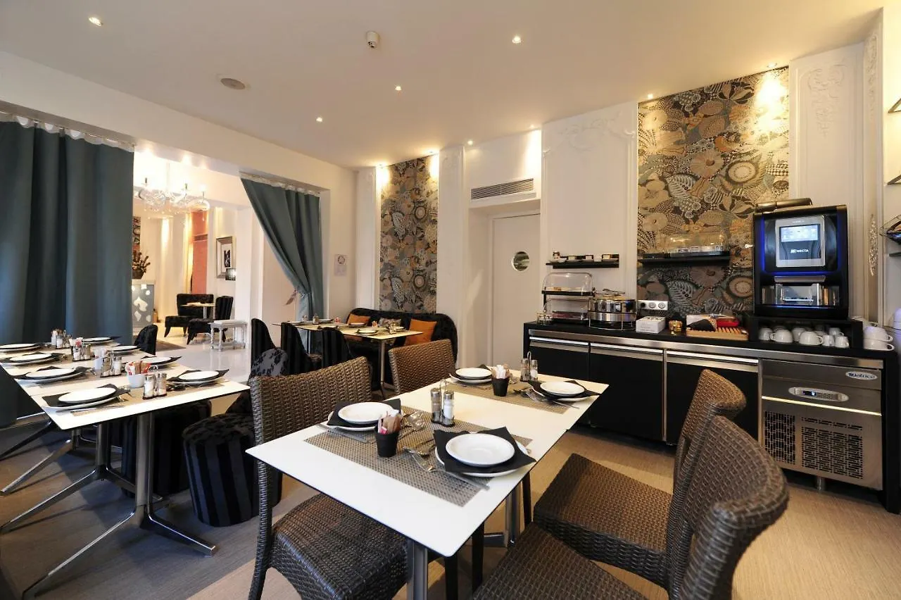 Hotel Renoir Cannes